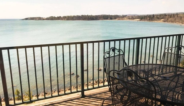 Lakeview Burlington Bay Three bedroom Suite in Two Harbors