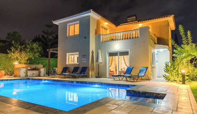 Large Detached Villa with Private Pool and Sea Views - VILLA ALMAR