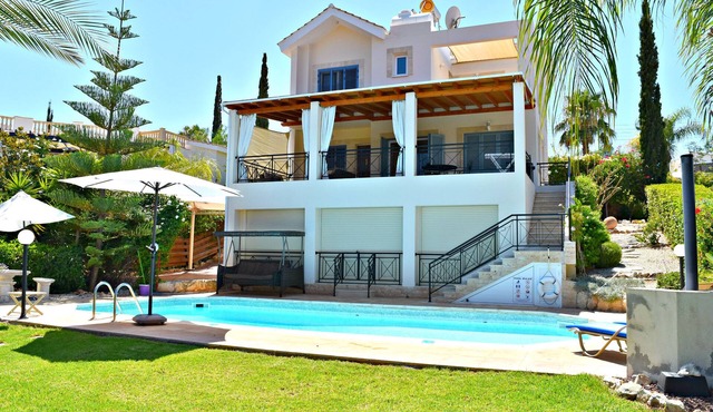 Latchi Beach - 4 Bed Luxury Villa 200m to Latchi's Blue flag Beach -Private Pool