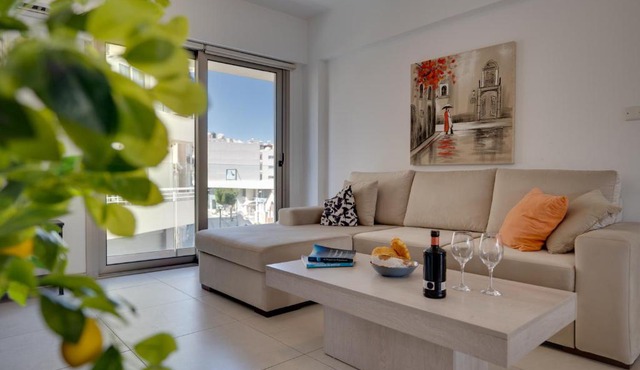 Lemon Paradise City centre 200m from beach in Larnaca