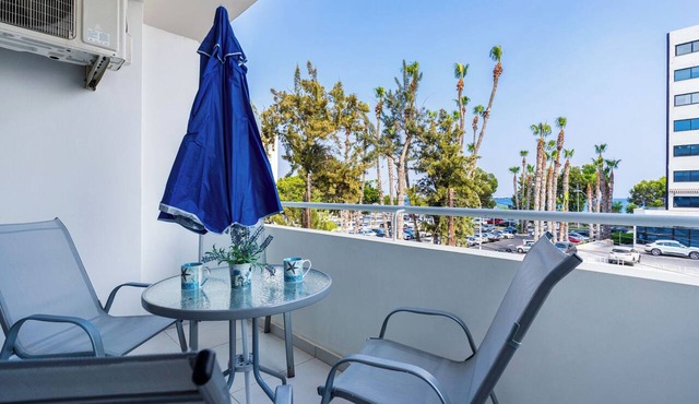Limassol Seafront Family Suite Beachfront Stay in Lemesos