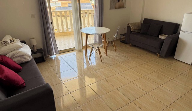 Lovely 1-bedroom apartment with AC in vibrant Larnaka in Larnaka