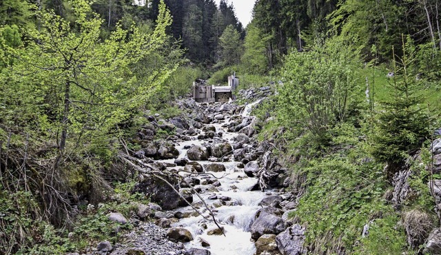 Lovely apartment for 4 guests with TV, balcony and parking in Schruns