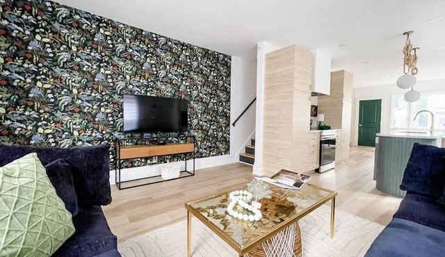 *Luxury 3 Bed 2.5 Bath/Prime Park Ave. Location* in Rochester