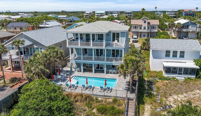 LUXURY 8BR OCEANFRONT, LARGE HEATED POOL, FOOSBALL, SLEEPS 22! in St Augustine