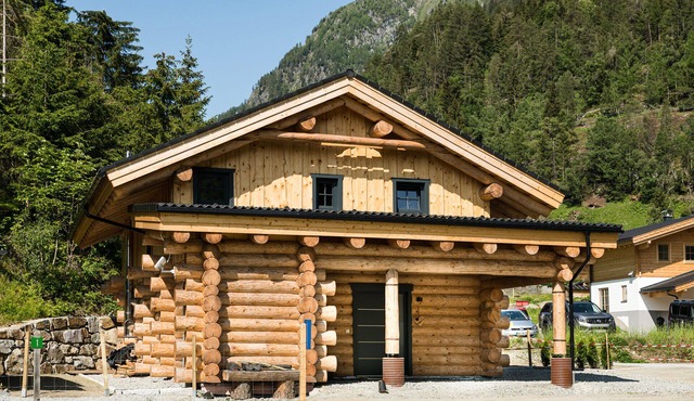 Luxury chalet at the end of the Virgen Valley embedded in a dream landscape in Prägraten/ Hinterbichl