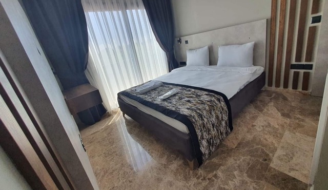 Luxury Hotel Room w Pool Near Beach in Kyrenia in Girne