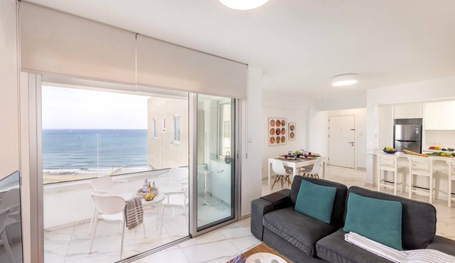 Mackenzie Leo Seafront Suite