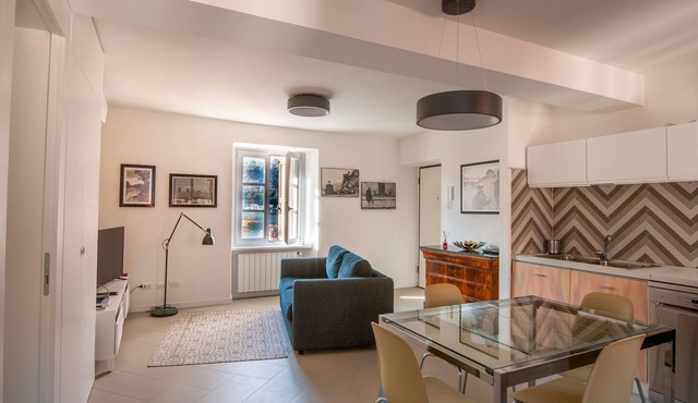 Major Sisters, Lugano lake view apartment in Porto Ceresio