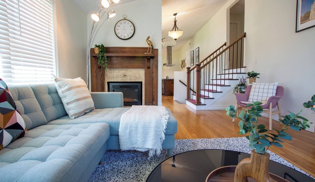 Maple's Serene Spa Retreat with Hot Tub and Private Lake Trail Access in Lower Sackville