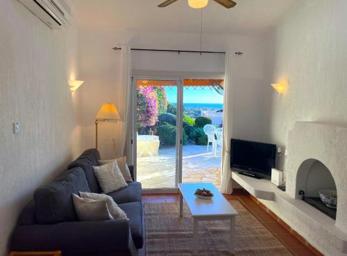 Mediterranean Cottage, Sea View, Great Location