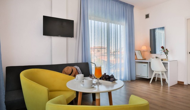 Mikes Kanarium Hotel in Larnaca