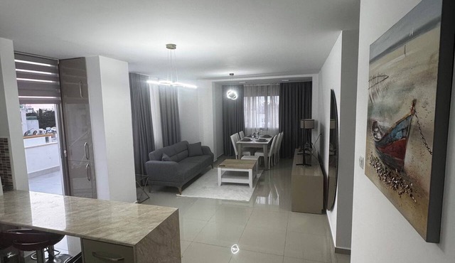 Modern 2-Bedroom Apartment in Girne - AC, Comfort & Great Location in Girne