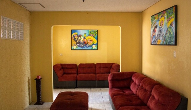 Modern & Central House - Perfect for Long Stays, 2BR w/AC ★ in managua