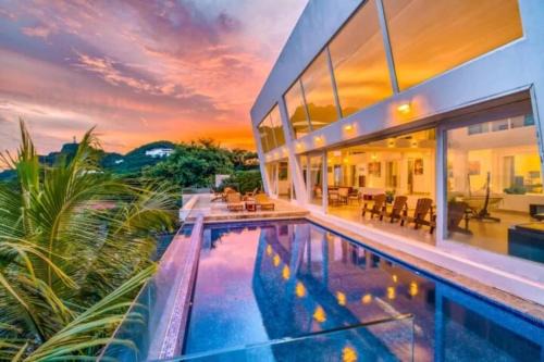 Modern Design Beach House - 5 lg Bed, Gated w Pool in San Juan del Sur