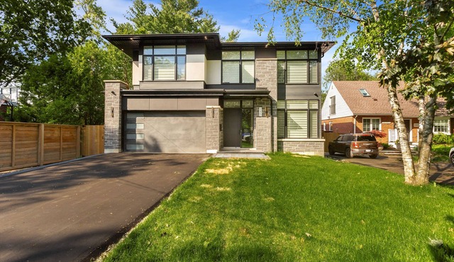 Modern Luxury Home | Minutes to Bronte Harbour & Downtown Oakville in Oakville