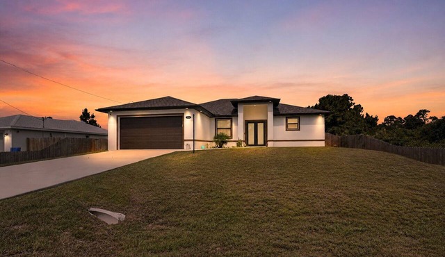 Modern Pet-Friendly Home with Fenced Yard in Lehigh Acres