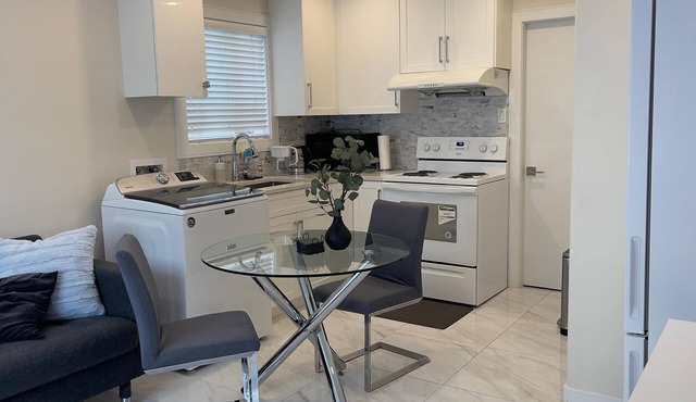 Modern & Spacious 1BR ~ minutes away from Main St. in Vancouver