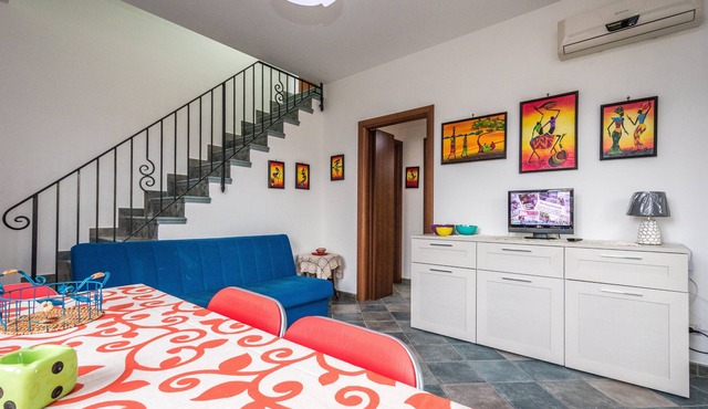 Modern villa with direct access to the beach, 8 beds in Gorgo Lungo