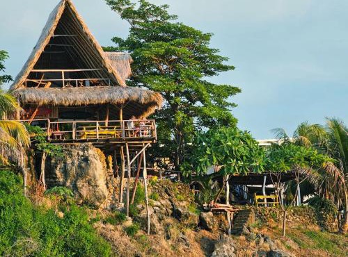 Monkey House Hostel in Tola