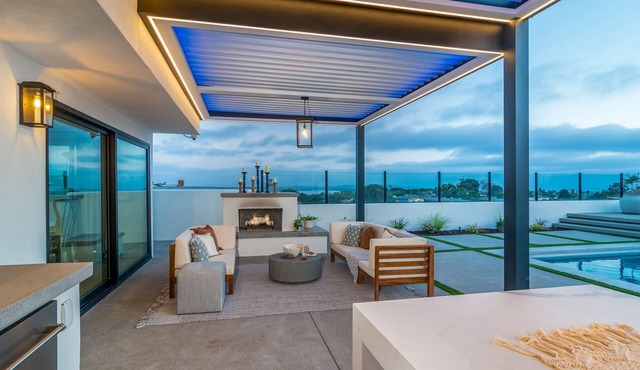 NEW 5 Bed 3 Bath, Ocean Views, Pool Spa, BBQ, Luxury Home! in San Diego
