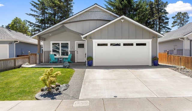 New home in a Quiet Cul-De-Sac near Ocean and State Park in Crescent City