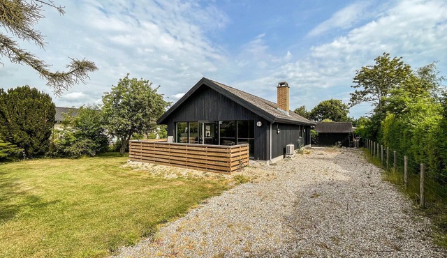 Nice home in Strøby with WiFi in Strøby