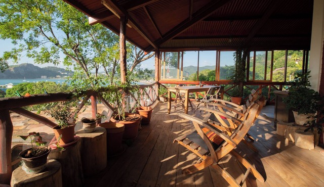 Ocean View 2 Bedroom, 2 Bath House: 50m2 Deck, hammocks; 300m to Center San Juan in San Juan del Sur