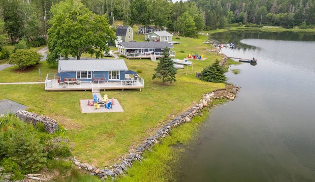 Oceanfront Cottage on a Quiet Cove Just Outside Lunenburg in Lunenburg