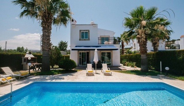 Palm Villa 2 with Private Garden & Pool - Close to the Beach & Ideal for Family/Group Holidays!