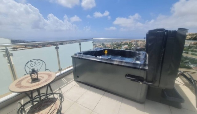 Panoramic Holidays - Deluxe 4 - Apartment with Outdoor Jacuzzi - Sea View