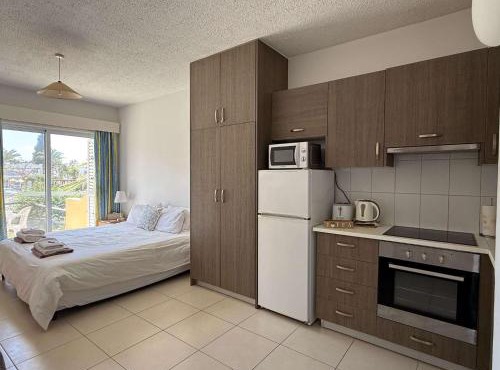Paphos Gardens - 1BR Apt Near Pool, 5 Mins To Beach And Shops in Paphos