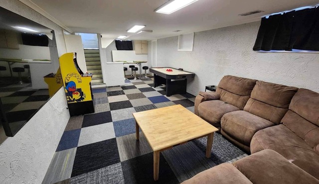 Peoria Bradley Cozy Vacation Large Group Home w/Kitchen View in West Peoria