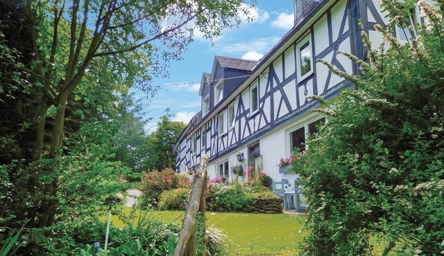 Pet friendly apartment in Bad Berleburg-Bergh.