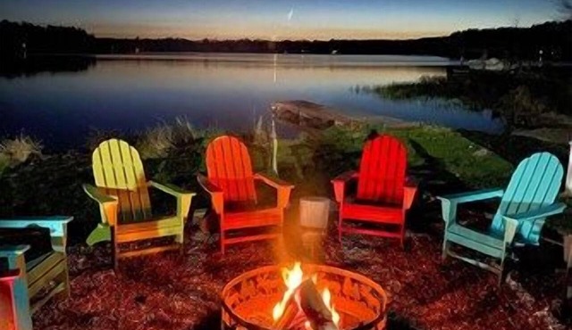 Pet Friendly Beautiful Cottage on Crystal Clear Private Meta Lake! in Eagle River