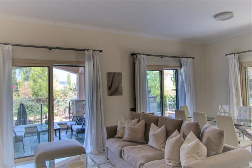 Phaedrus Living Amorosa 13 Beachside Villa