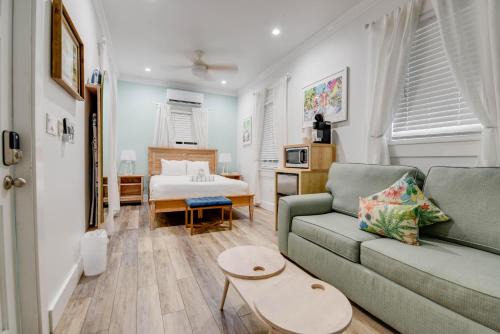 Pilar Cottage - Harbor Walk Hideaways in Key West