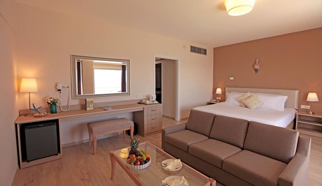 Poseidonia Beach Hotel in Limassol