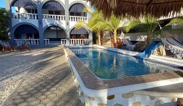 Praga home beachfront with large pool in Pochomil Viejo