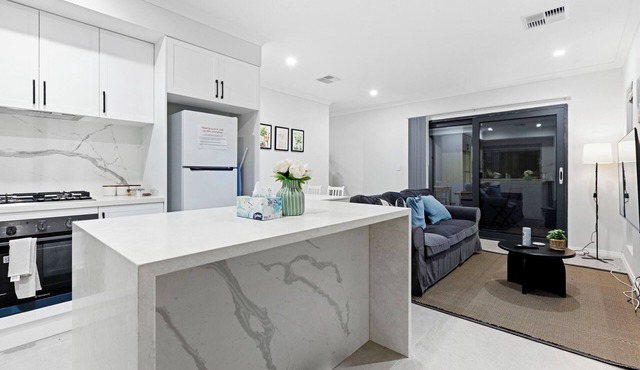 Premium Modern Homestay-Walk to Curtin University in Saint James