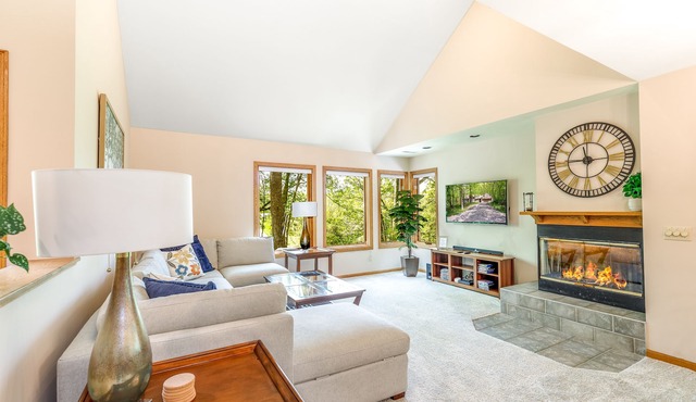 Private 3BR/2BA Territory Home Nestled in the Trees - Stonecrest in Galena