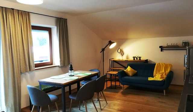 Quartier No.7 - XL Serviced Living with a view of Untersberg in Grödig