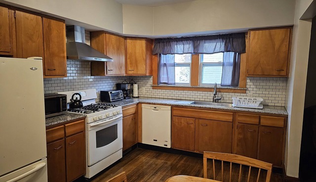 Quiet 2 bedroom in Buffalo