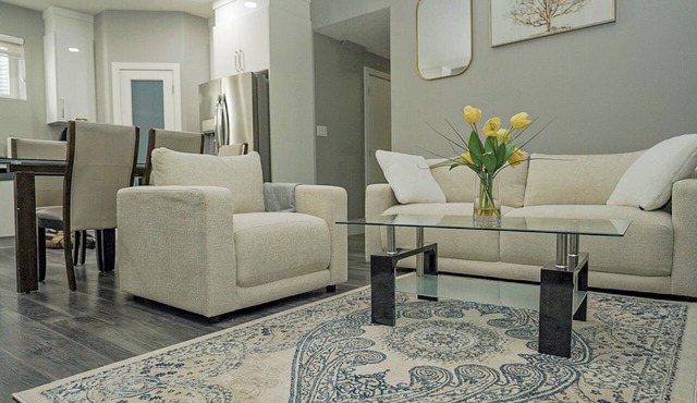 Quiet neighbourhoo Family friendly Edmonton Expo Centre Convenient & comfortable in Edmonton