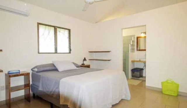 Quintas Calalas-4BD/4BA Short Walk to Beach & Surf in Chinandega