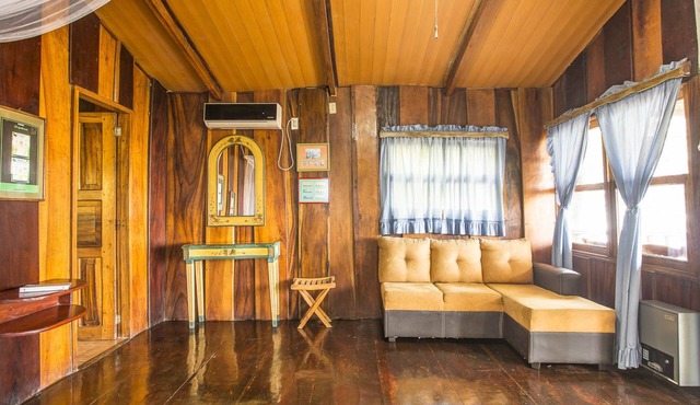 Redwood Beach Resort in El Viejo