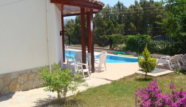 Refurbished Spacious 6 bedroom detached villa with private pool in Akyaka ula