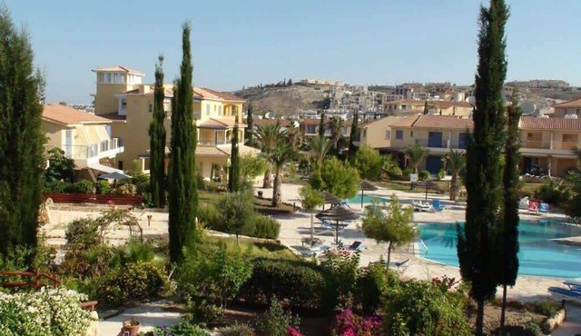 Regina Gardens - Spacious, 3BR, Ground Floor Apart. with Huge Patio in Paphos