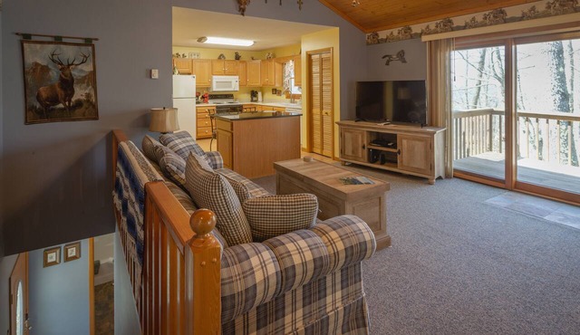 RELAX & GETAWAY IN A FULY FURNISHED CABIN IN THE BLUE RIDGE SMOKEY MOUNTAINS. in Maggie Valley