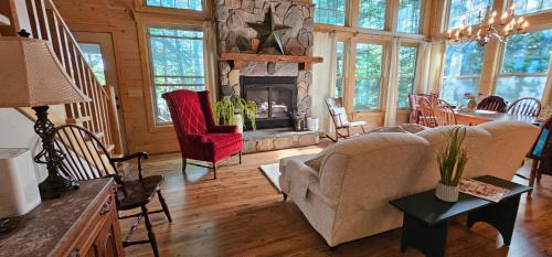 River Bend Escape by Leavetown Vacations in Onaway